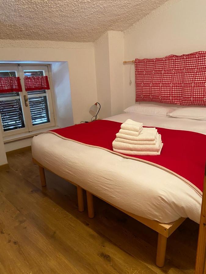 Apartament Mansarda Petronilla Piazzatorre Zewnętrze zdjęcie